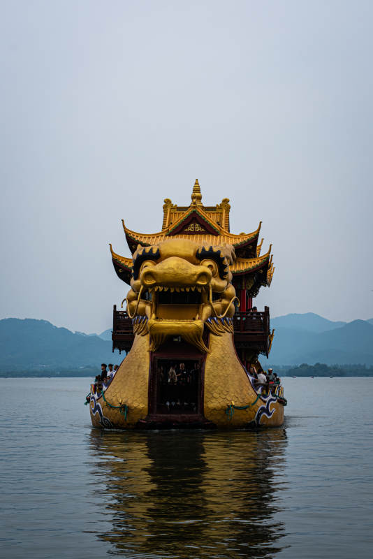 西湖龙舟游图片
