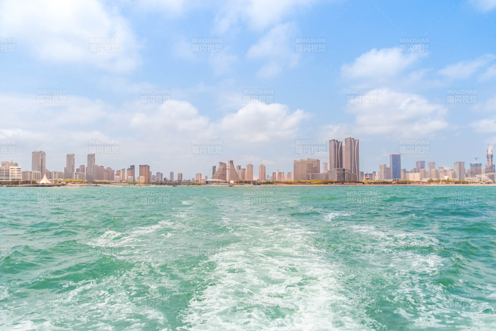 海滨城市风光无限好图片