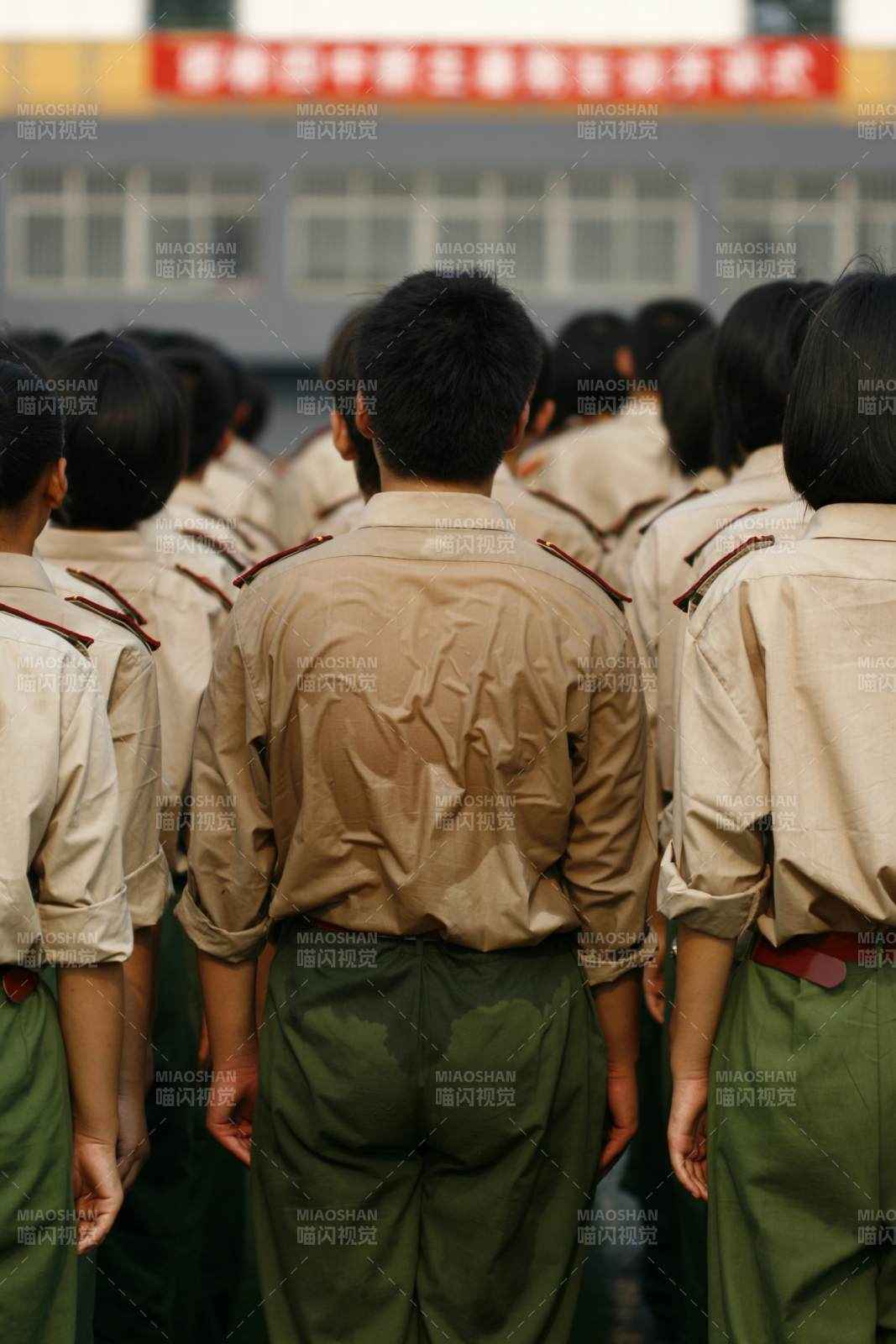 军训队列整齐划一图片