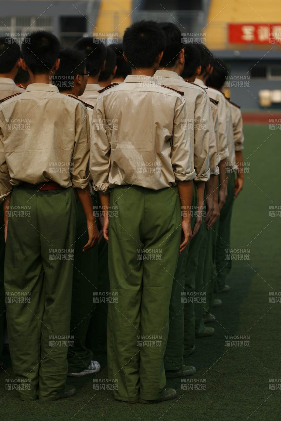 军训队列整齐划一图片