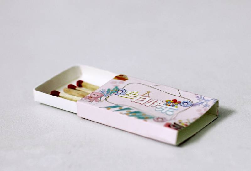 彩色火柴盒创意设计图片