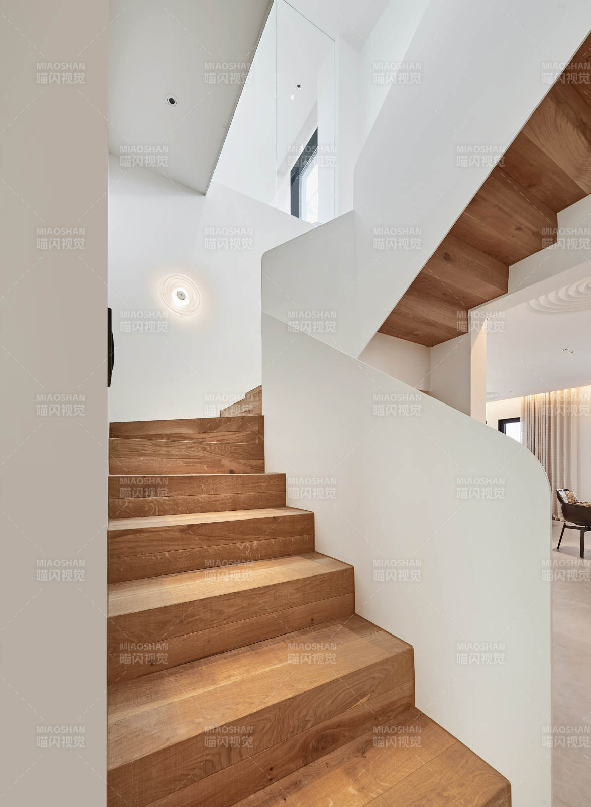 现代简约木质楼梯设计图片