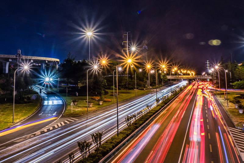夜景高速车流光影图图片