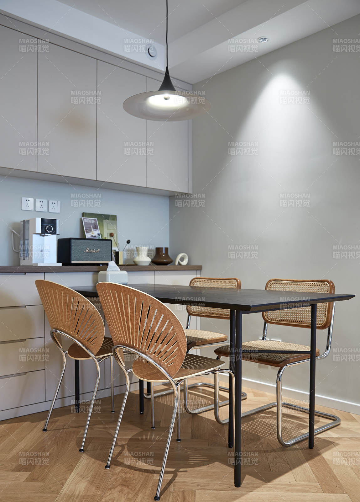 现代简约餐桌椅设计图片