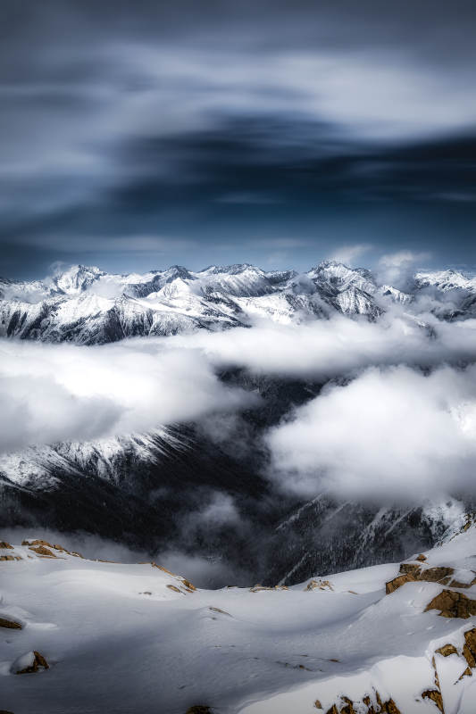 雪山云海 壮丽奇观图片