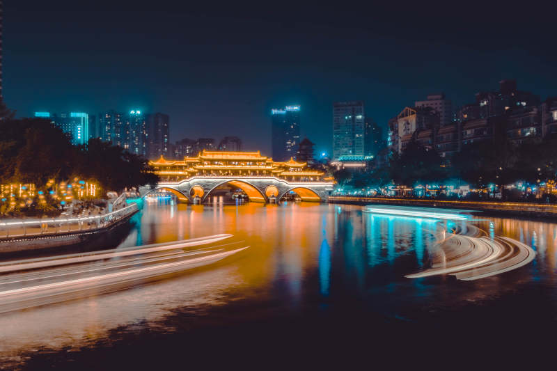 夜景桥影 城市之光-安顺廊桥图片