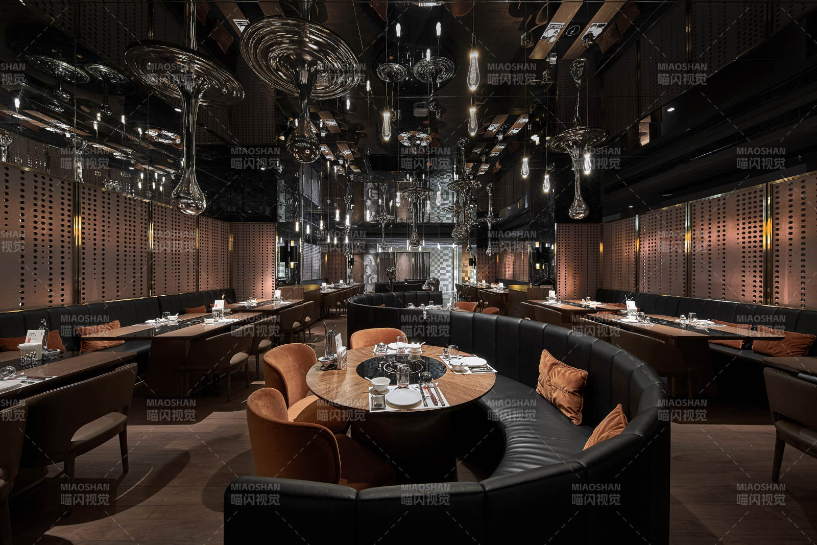 现代奢华餐厅内部设计图片