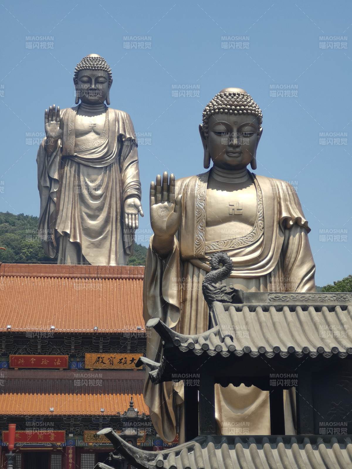 佛像庄严 古寺静谧图片