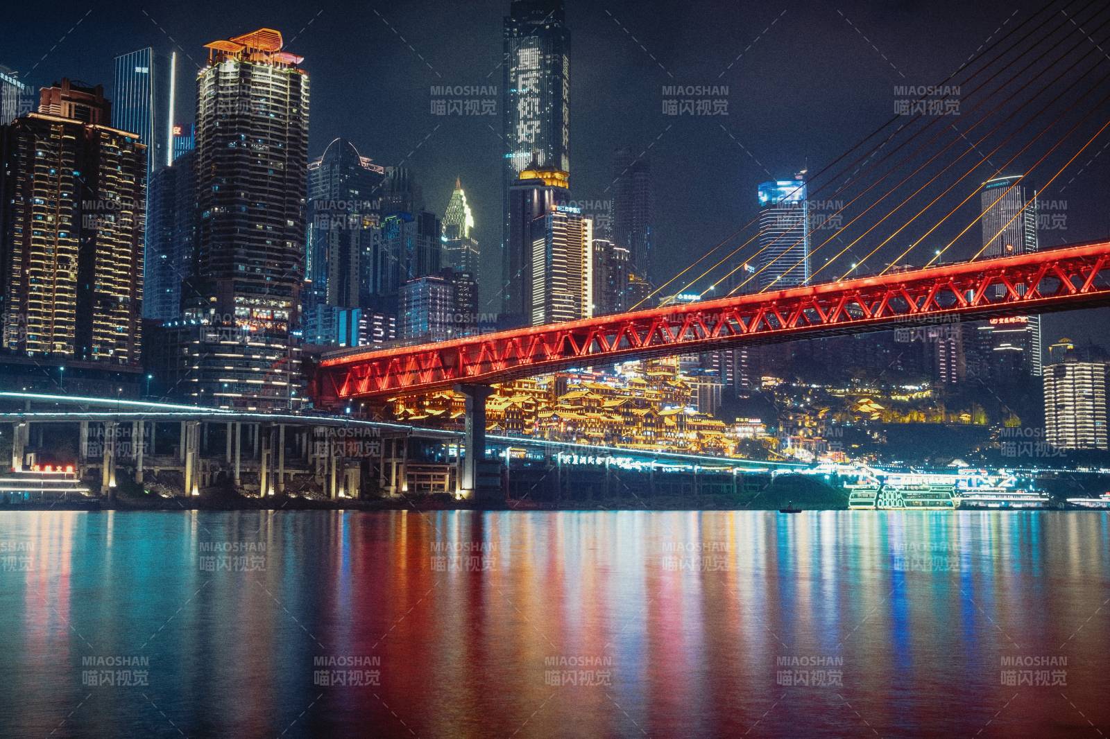 夜景城市桥梁倒影图片