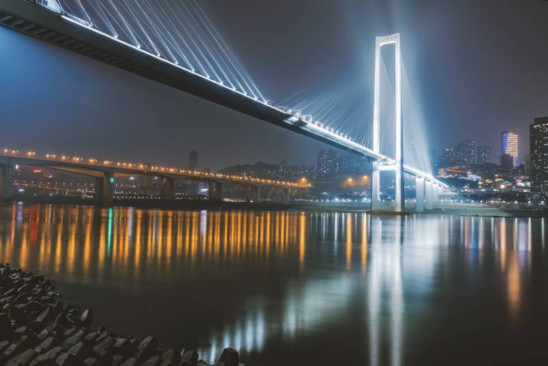 夜景大桥 光影璀璨图片