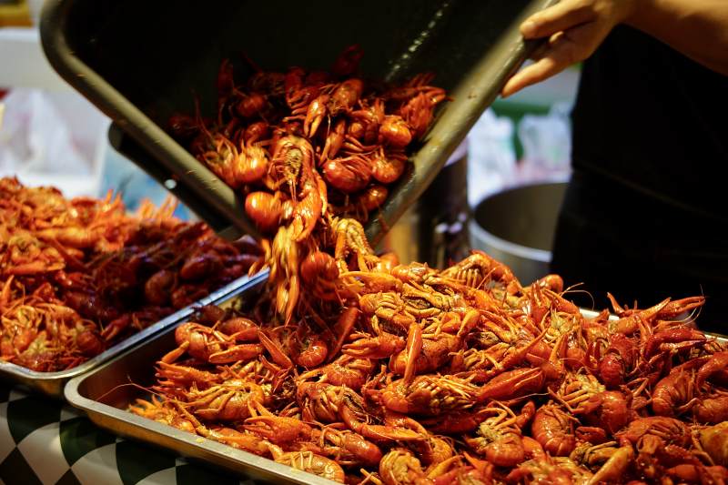 麻辣小龙虾热卖中图片