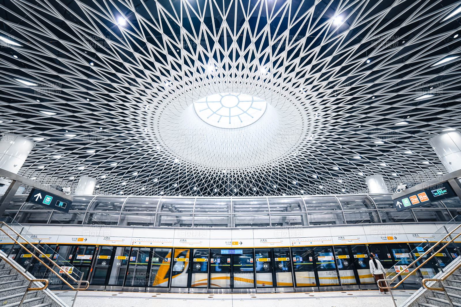 深圳岗厦北地铁站图片
