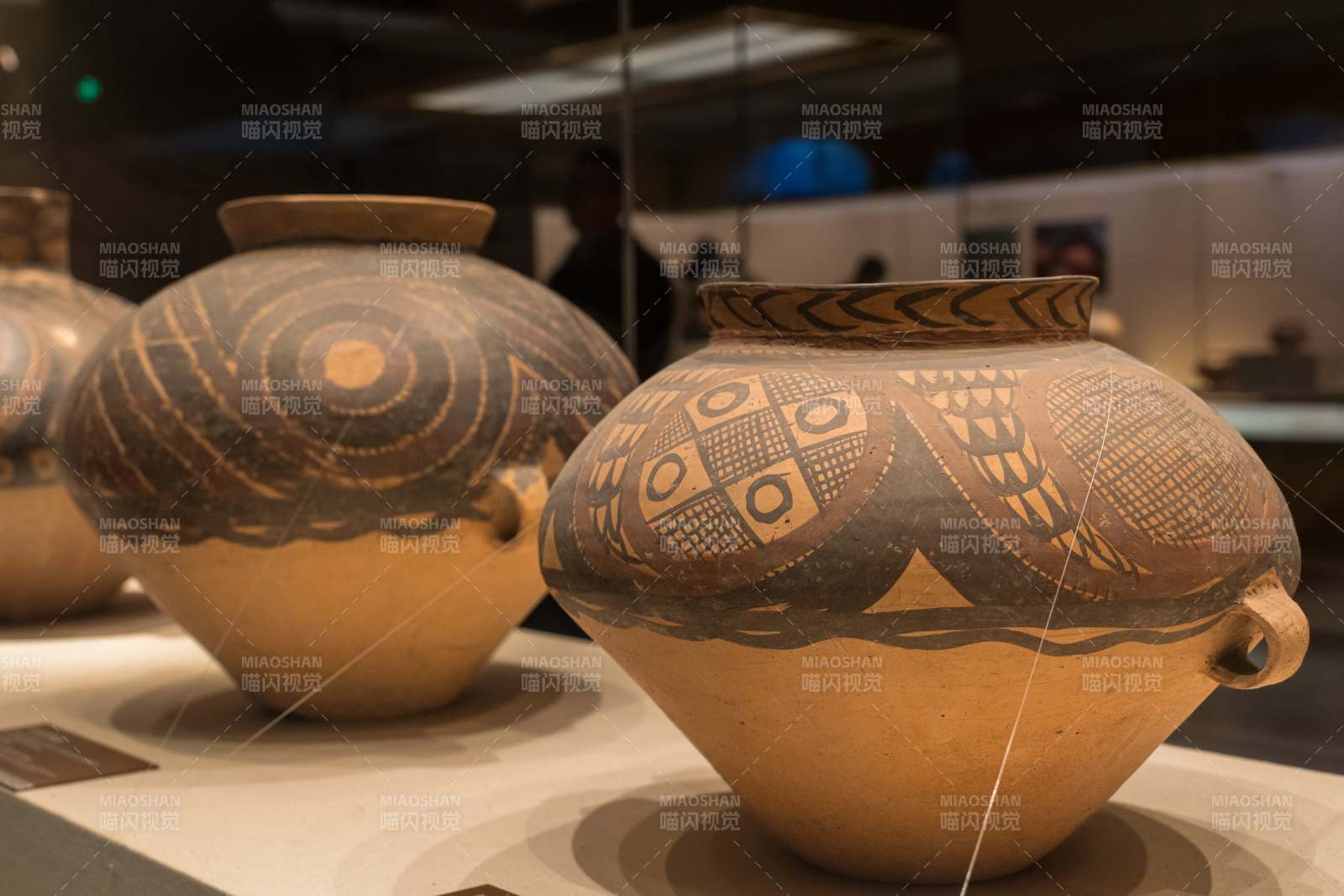 原始社会彩陶罐图片