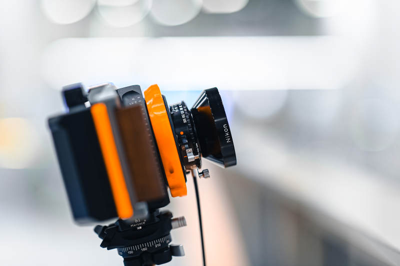 摄影灯与滤光片组合特写图片