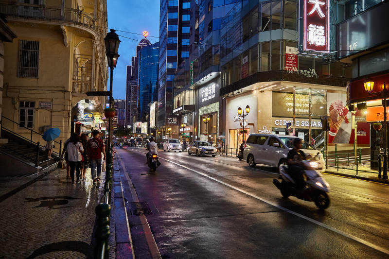 香港繁华都市夜景街景图片