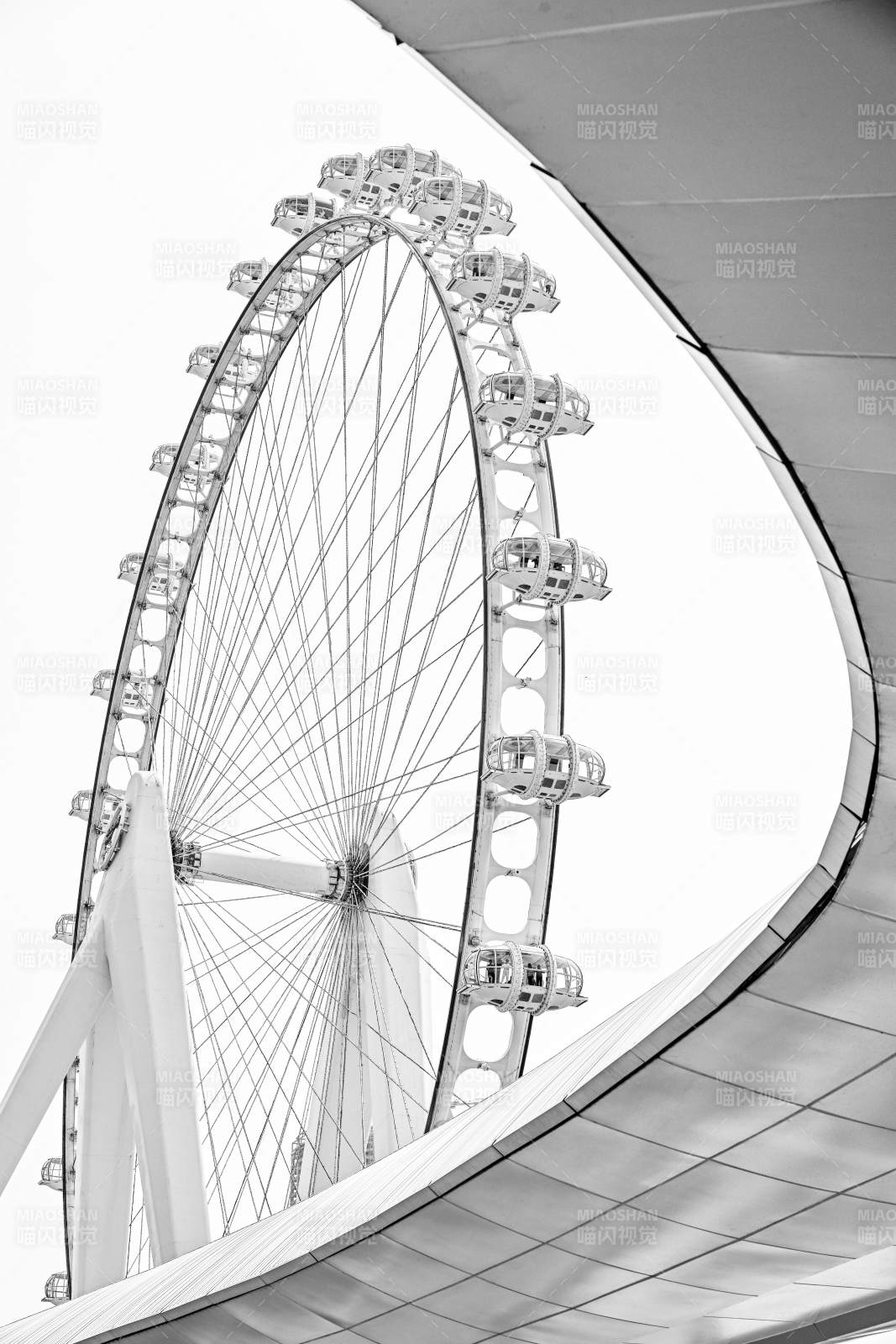 深圳摩天轮的黑白艺术视角图片