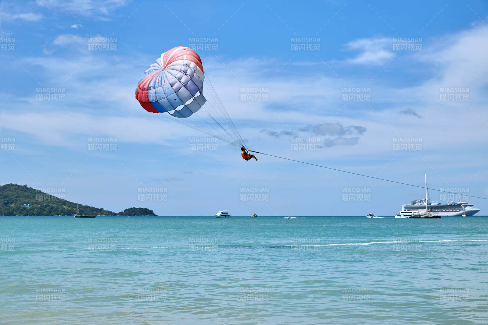 泰国斯米兰岛海上滑翔伞体验图片