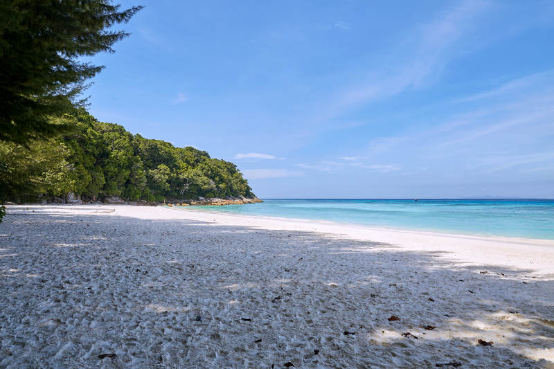 泰国斯米兰岛热带海滩风光无限好图片