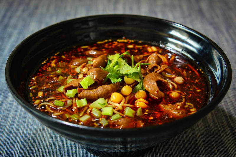 红烧肥肠面图片