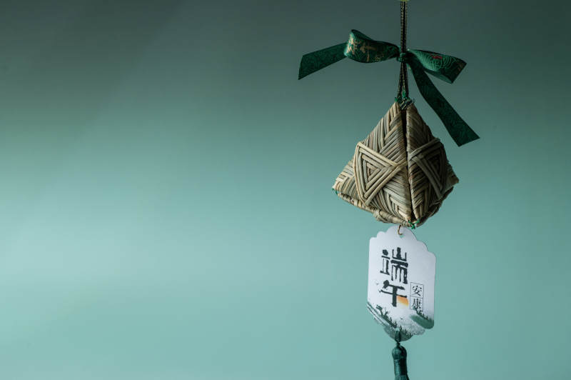 端午节粽子挂饰特写图片