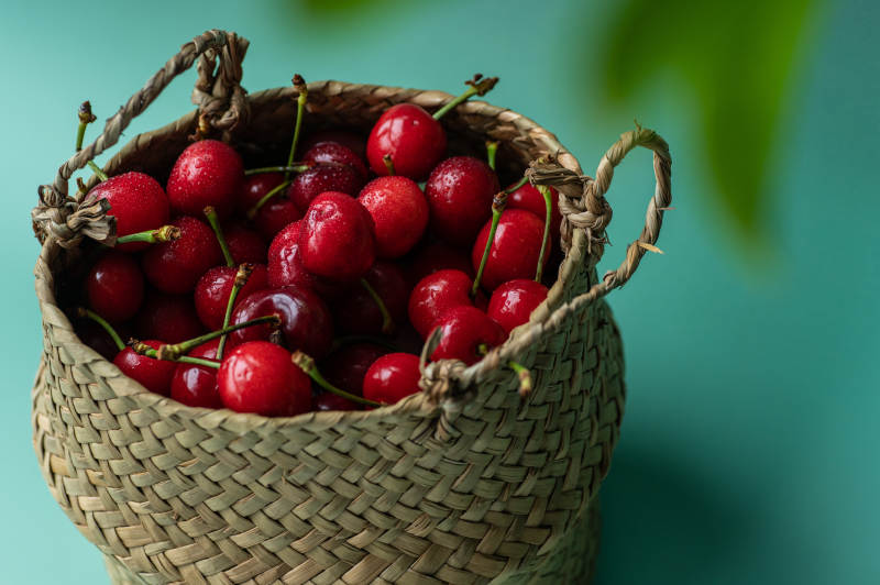 篮子里的樱桃图片