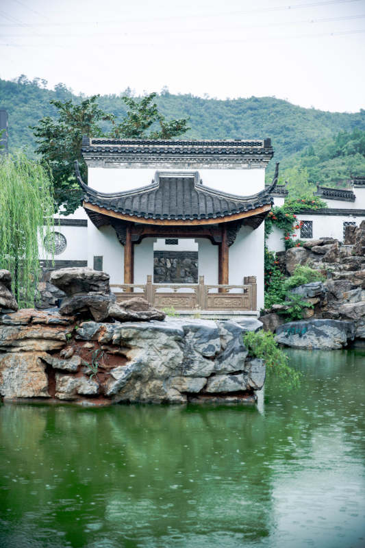 江南园林 水畔亭台图片