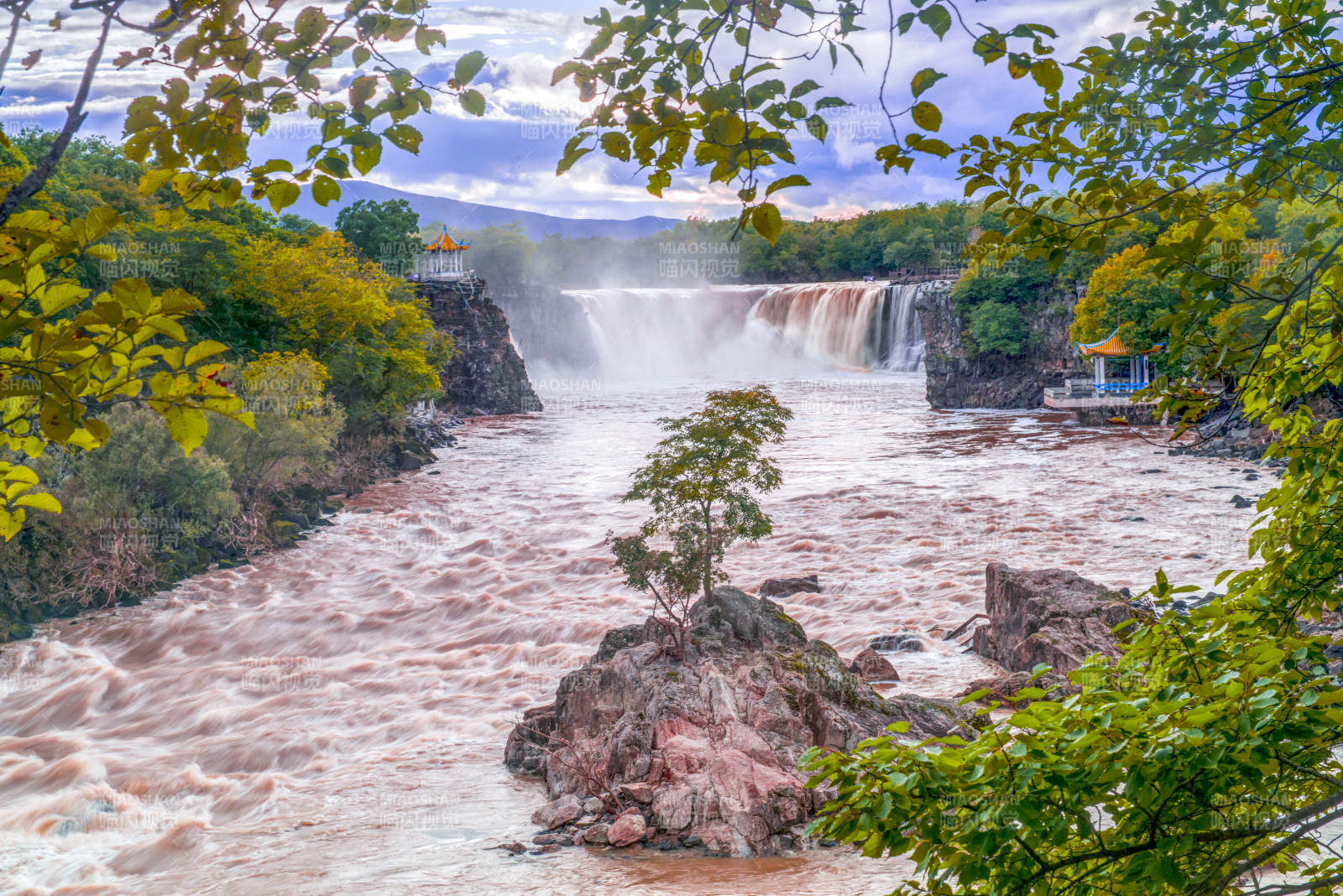 牡丹江镜泊湖吊水楼瀑布图片