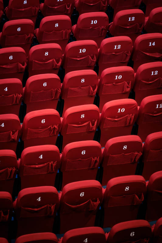 红色剧场座椅编号排列图片