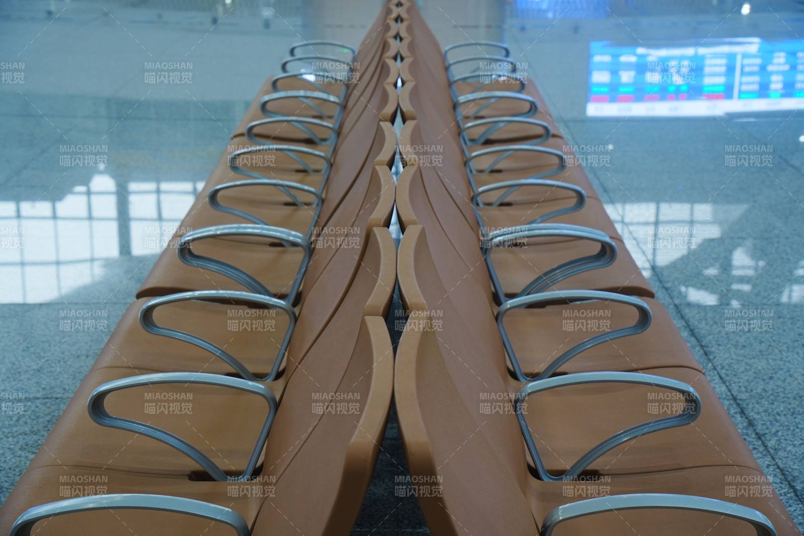 高铁站候车厅座椅图片