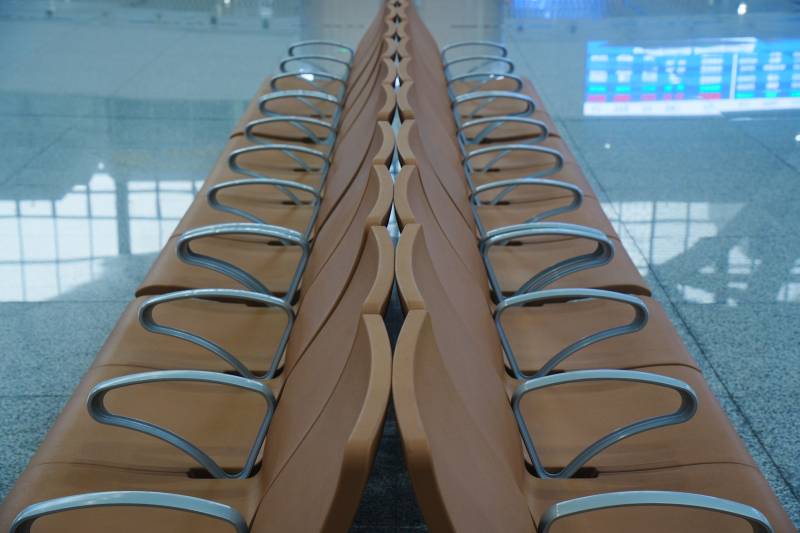 高铁站候车厅座椅图片