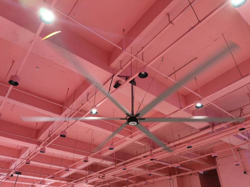 粉色工业风扇天花板图片
