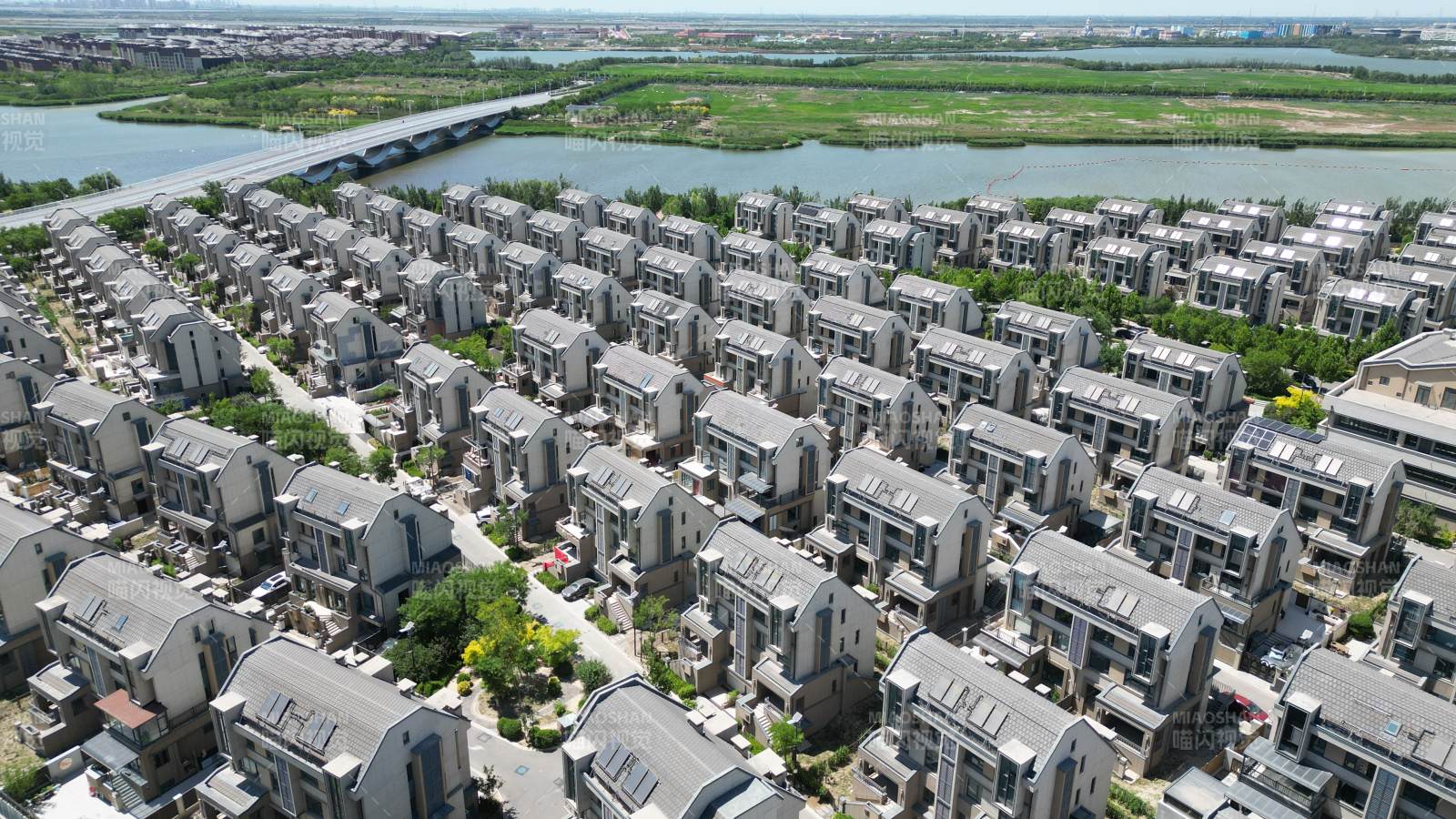 现代住宅区俯瞰图图片