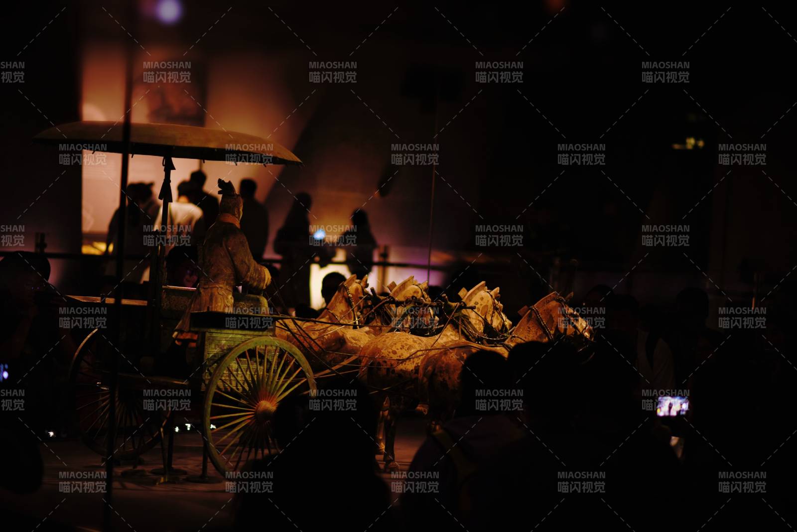 秦皇陵 铜车马图片