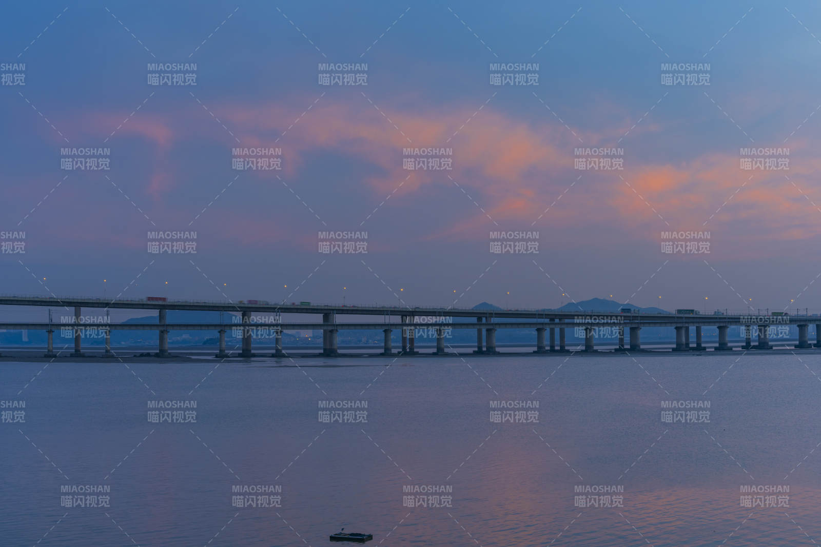 十里长堤跨海大桥夕阳美景图片