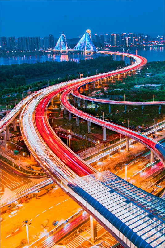 城市夜景立交桥光影流线图片