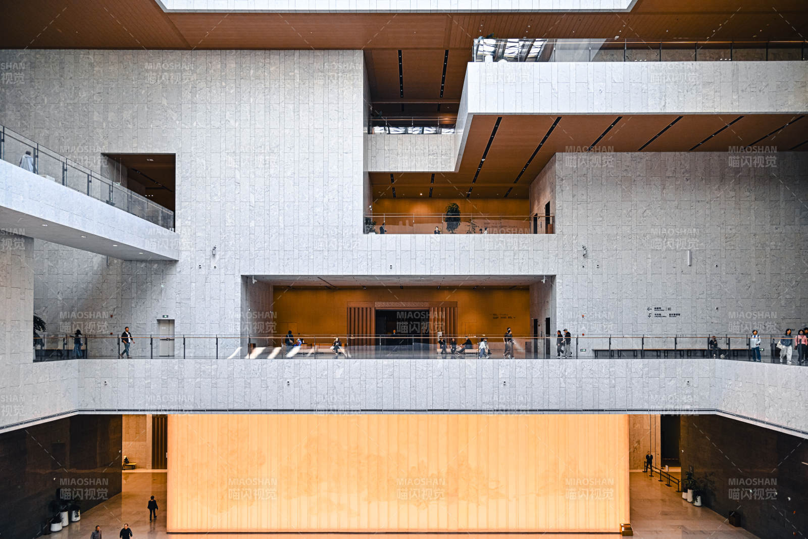 上海博物馆东馆现代建筑内部空间设计图片