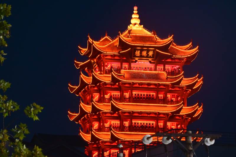 夜色中的黄鹤楼辉煌灯火图片