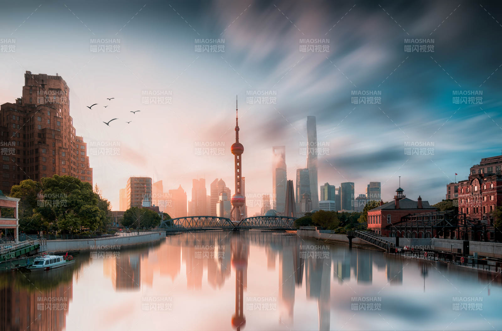 上海外滩晨曦美景图片