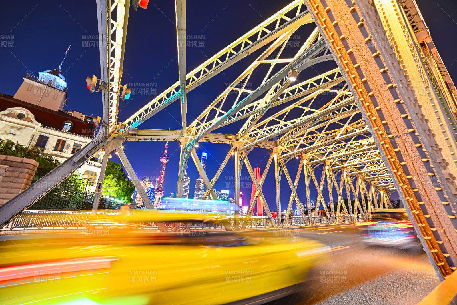 夜景大桥车流光影图片