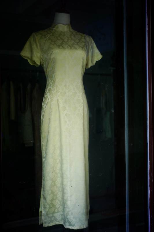 淡黄色蕾丝旗袍展示图片