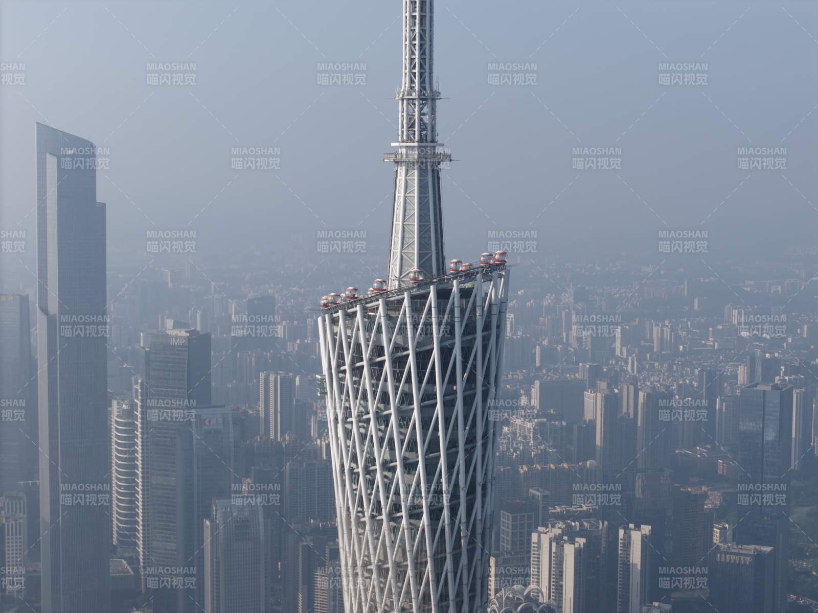 广州塔与城市天际线图片