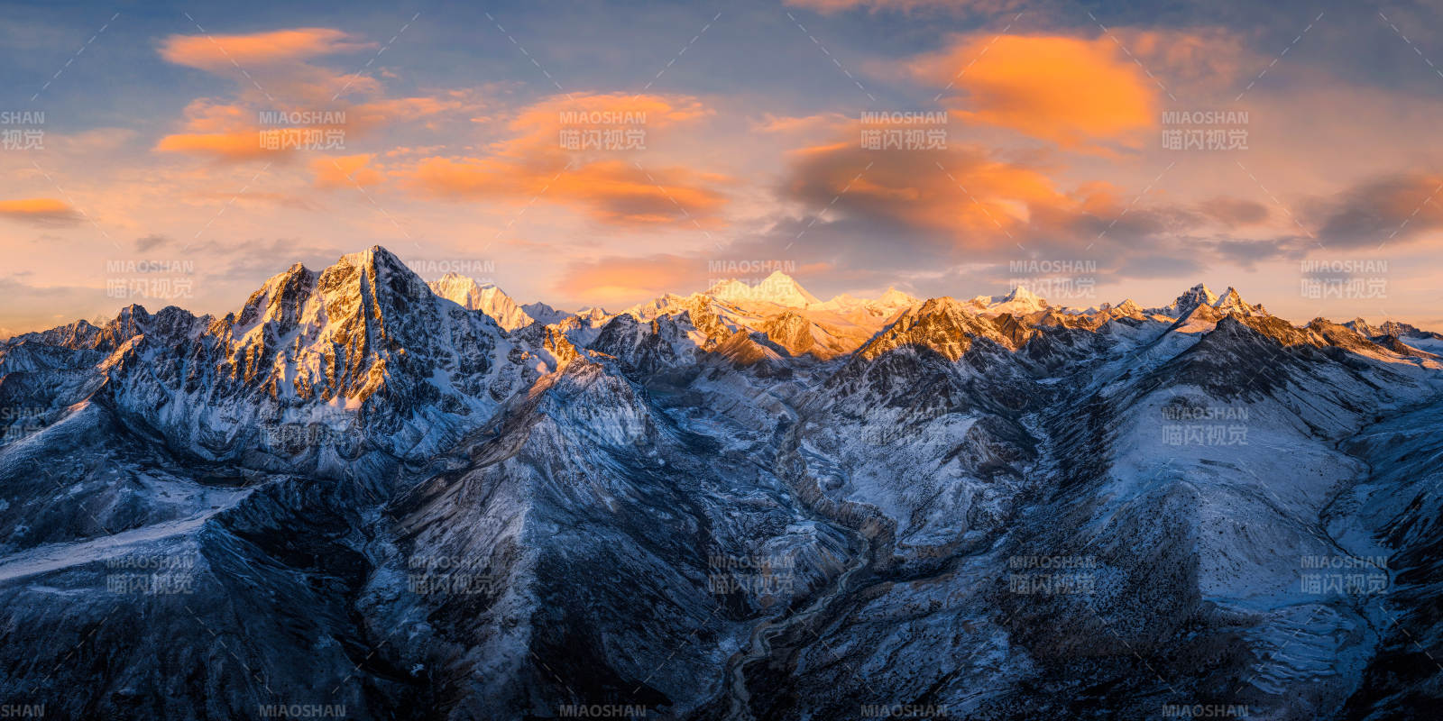 雪山落日 云霞映辉图片