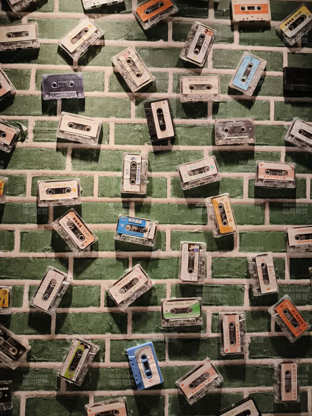 磁带墙 怀旧与艺术的结合图片