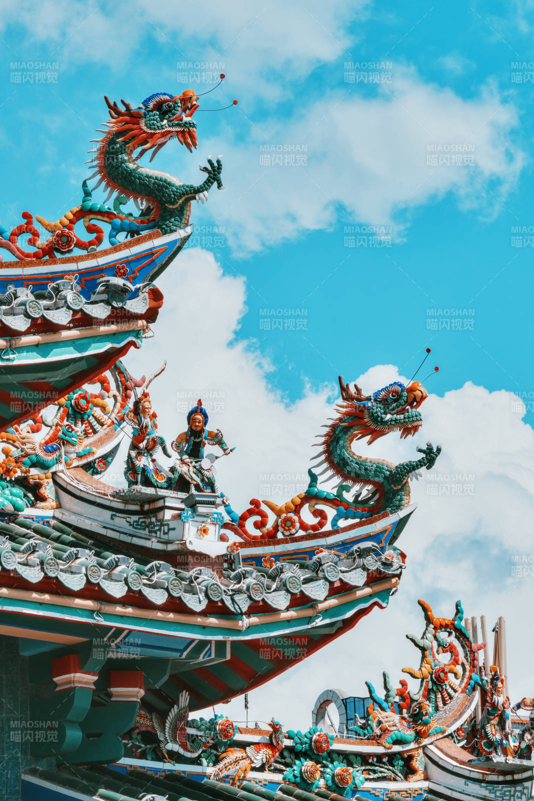 关帝庙龙腾云霄 古庙飞檐图片