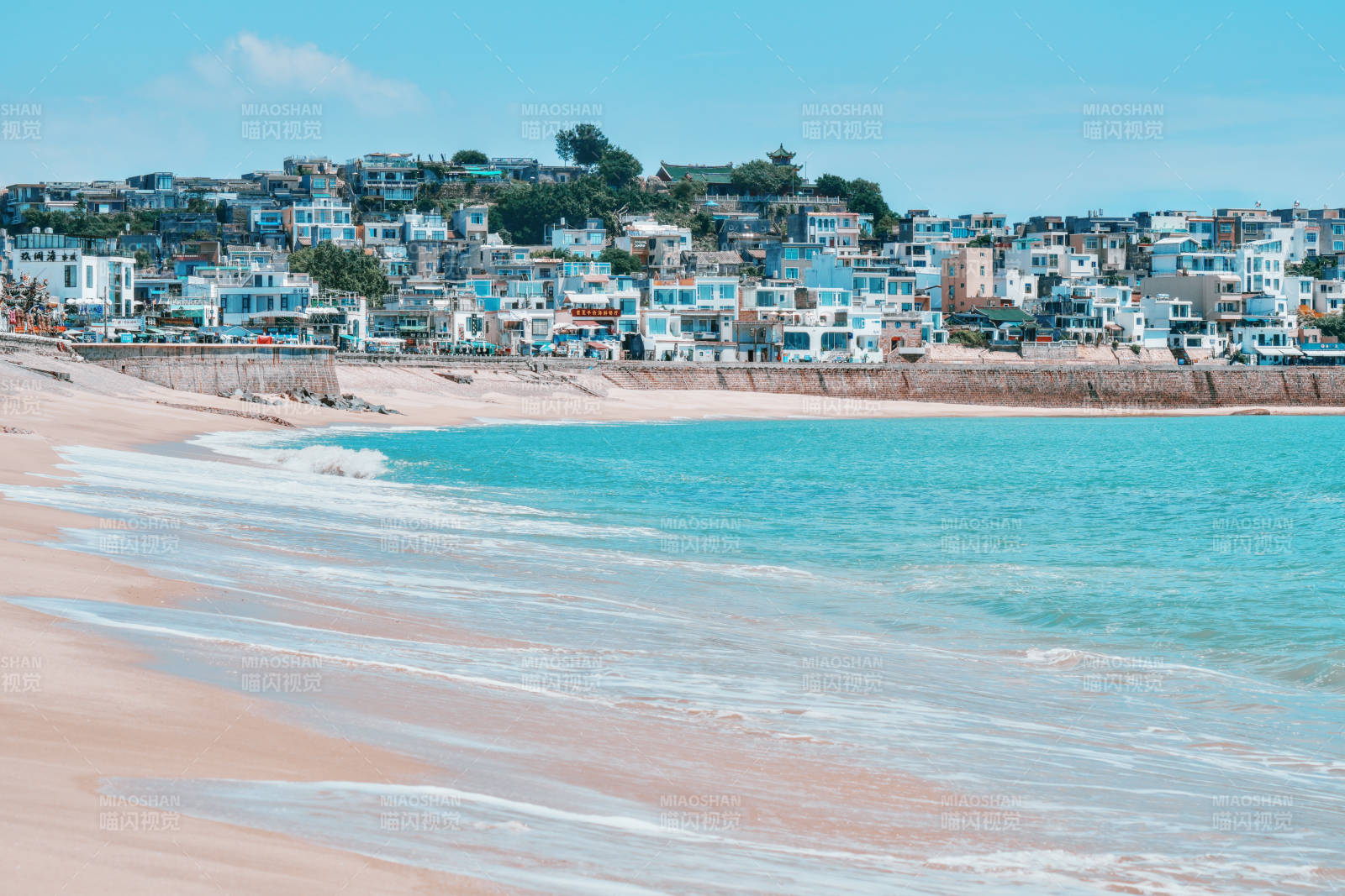 海滨小镇东山岛的宁静美景图片