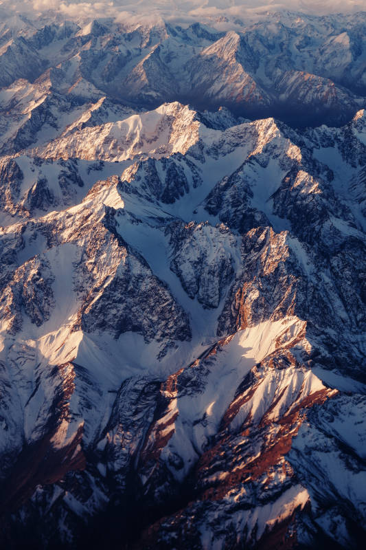 雪山之巅 晨光初照图片