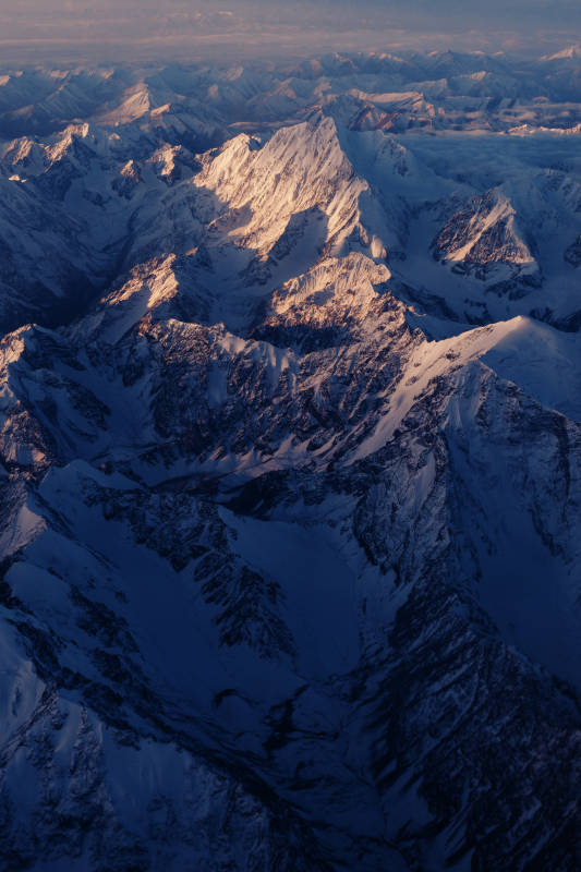 雪山之巅 晨光初照图片