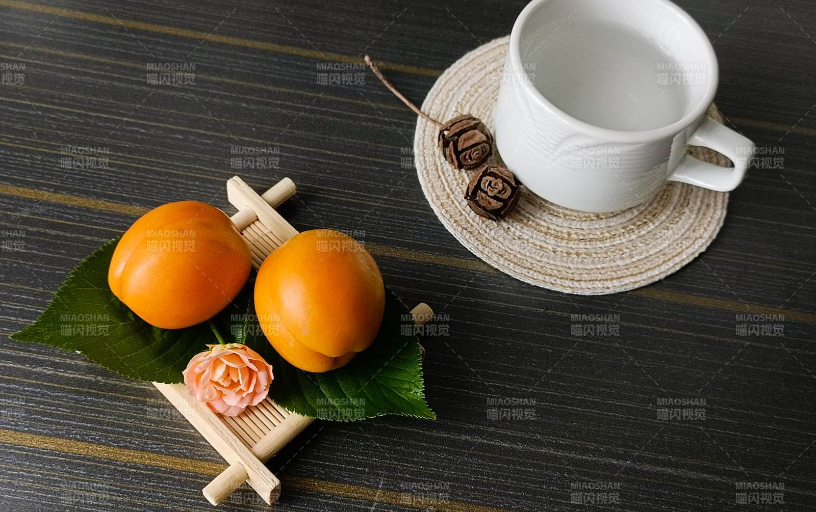 杏与茶的静谧时光图片