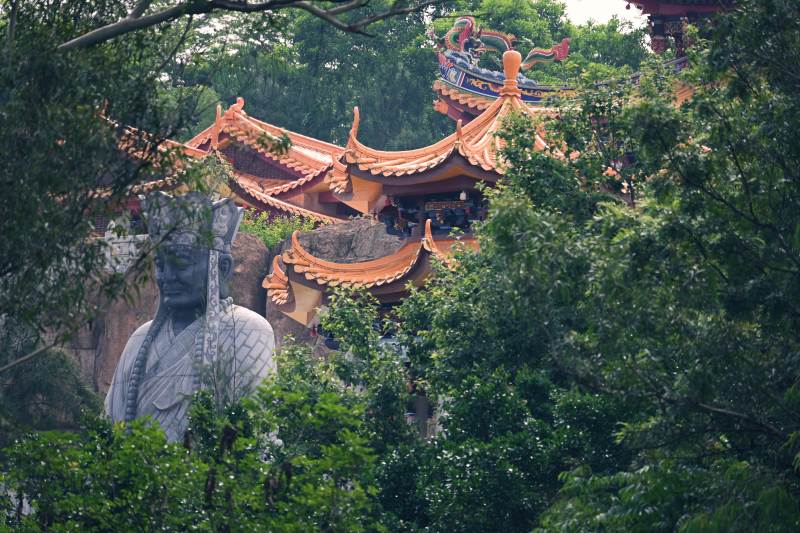 古寺隐林间 佛像庄严立 香山图片