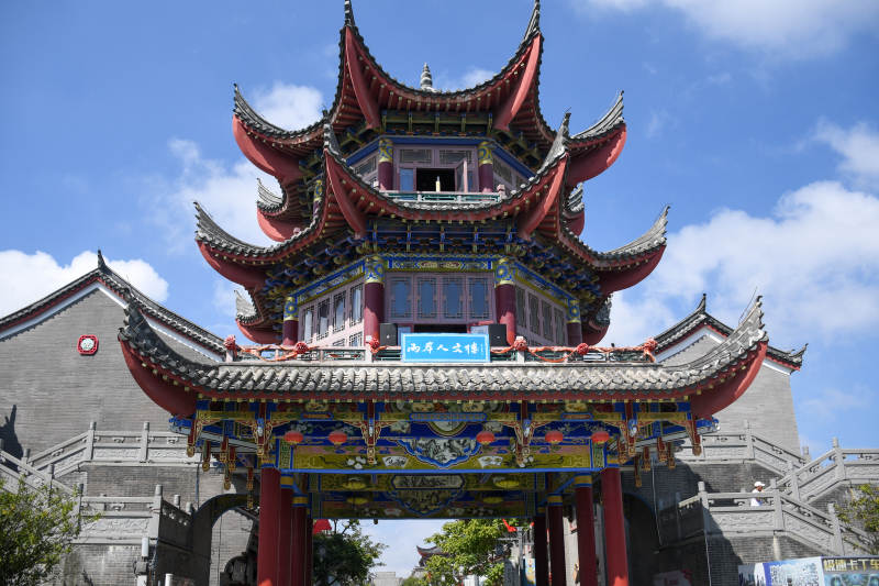 平潭海坛古城古色古香的中式牌楼图片